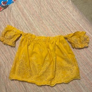 Yellow strapless blouse